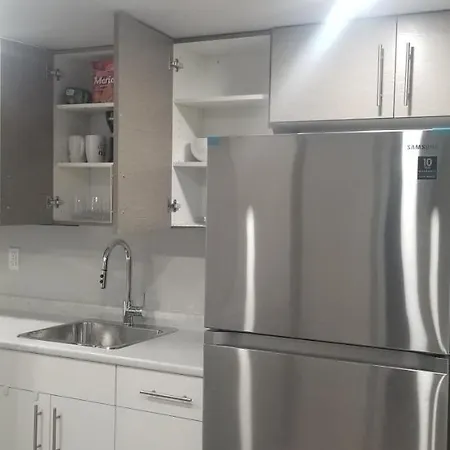 Luxurious 2 bedroom basement suite Winnipeg Extérieur photo