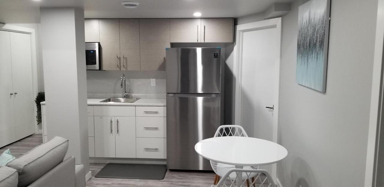 Luxurious 2 Bedroom Basement Holiday home *