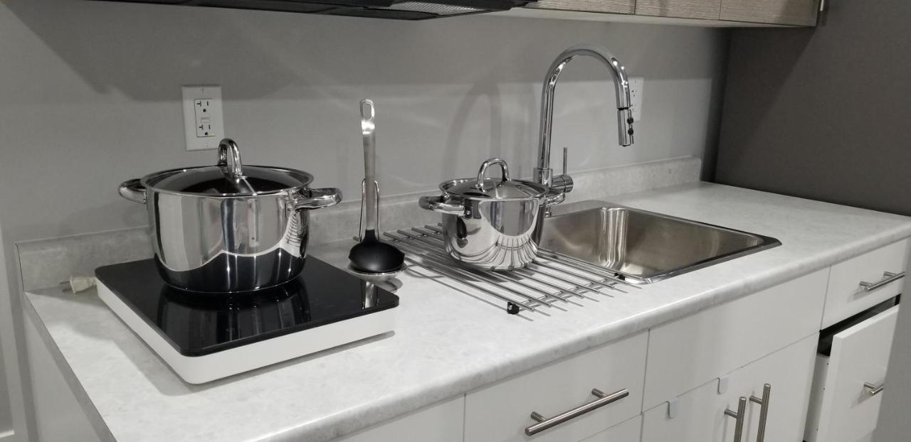 Holiday home Luxurious 2 Bedroom Basement