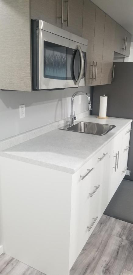 Luxurious 2 Bedroom Basement Holiday home Winnipeg