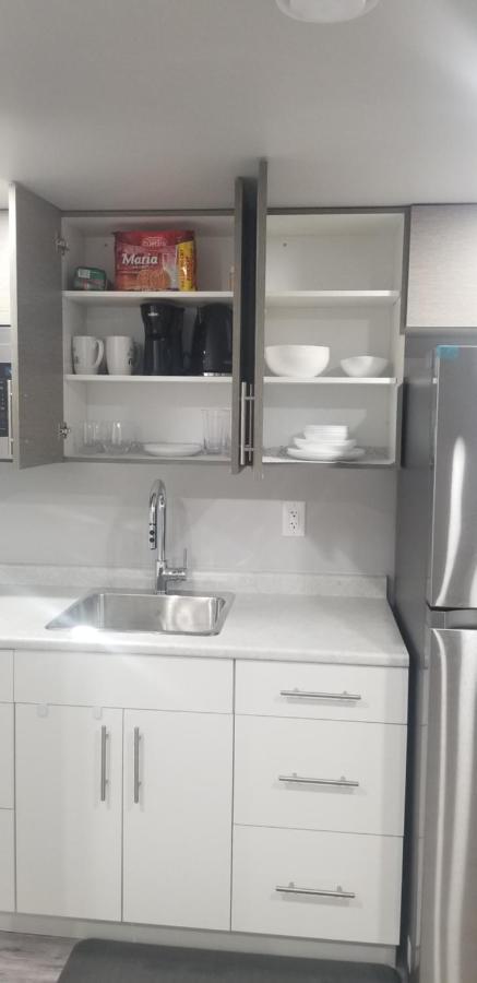 Luxurious 2 Bedroom Basement Holiday home
