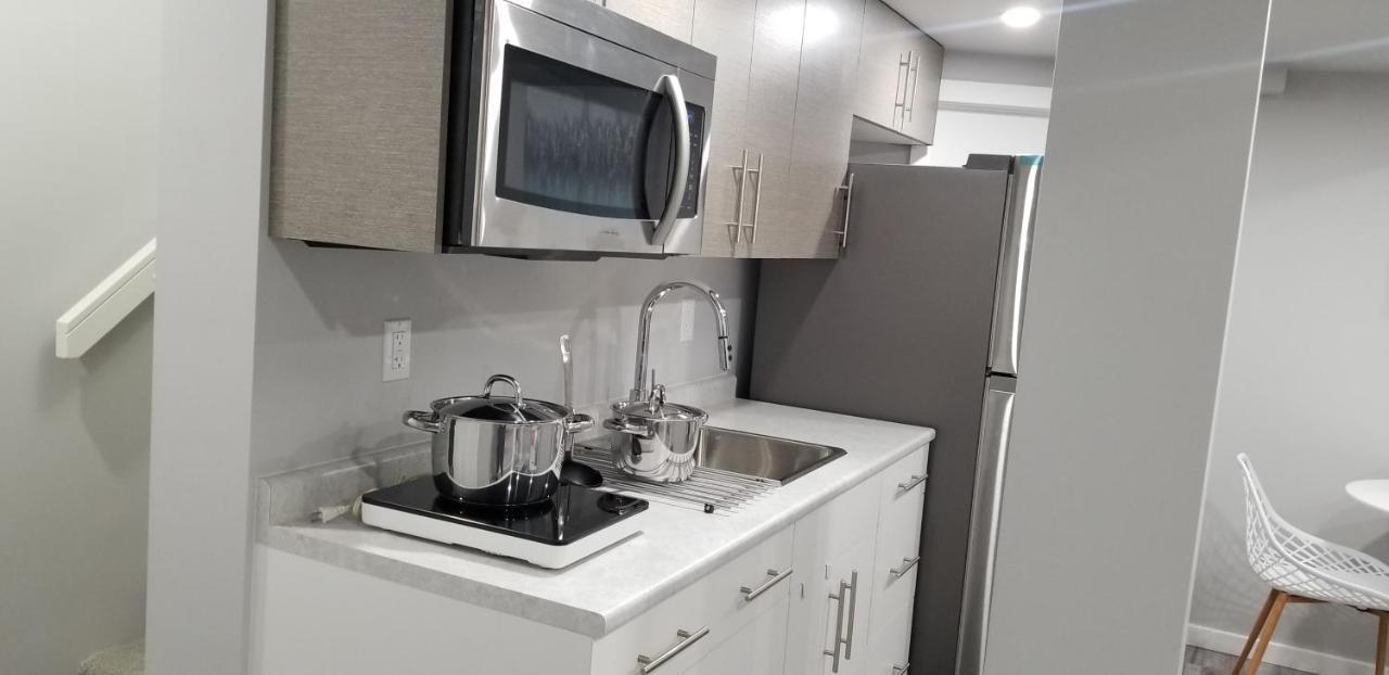 Luxurious 2 Bedroom Basement Holiday home Winnipeg
