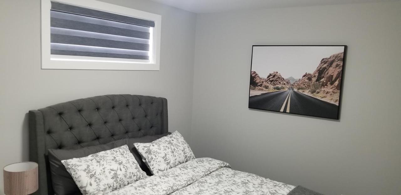 Luxurious 2 Bedroom Basement *